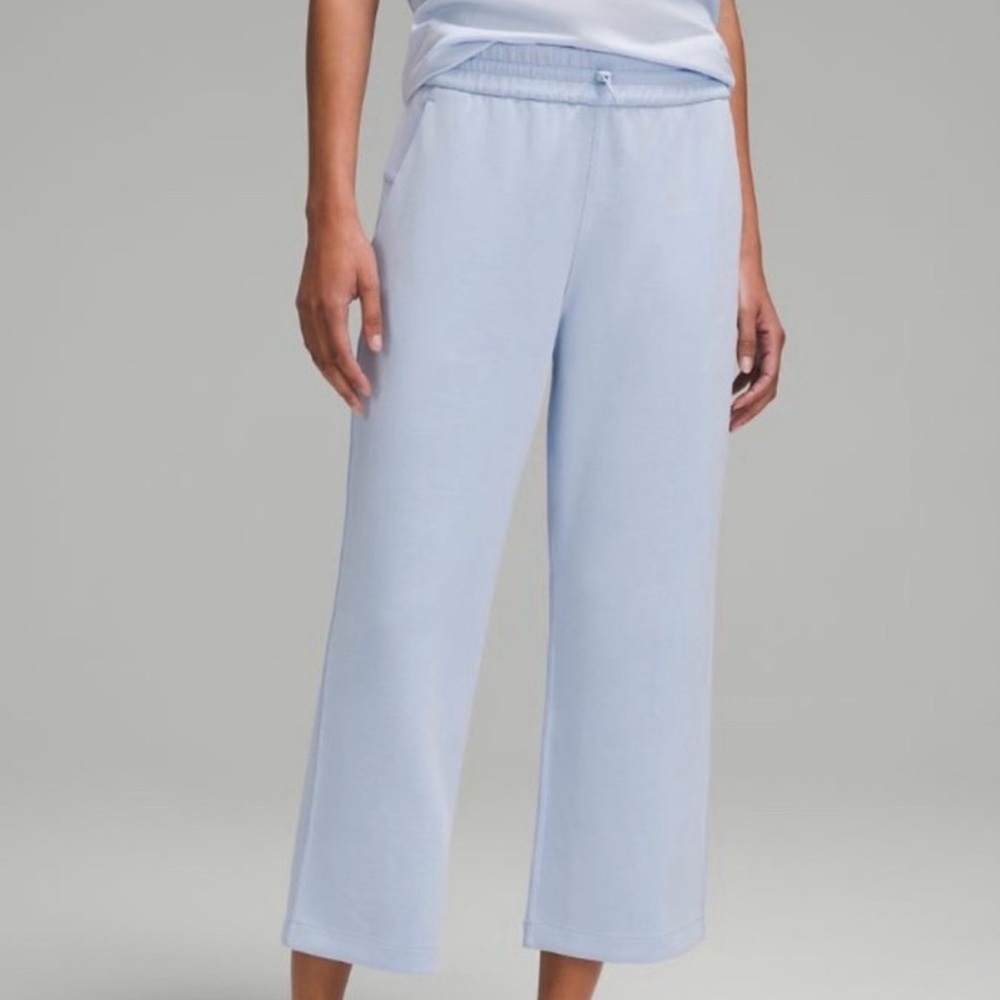 Lululemon softstreme light blue size 8- like new